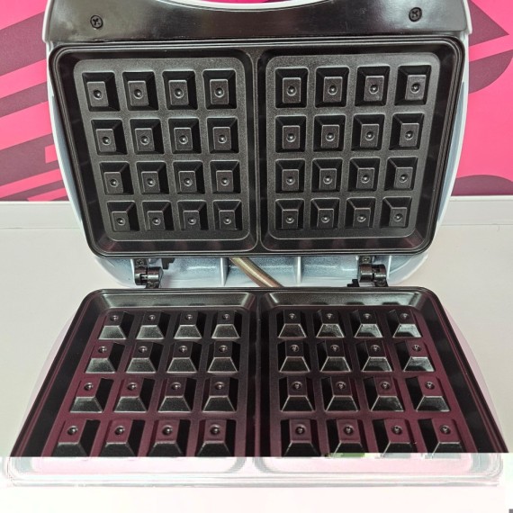 8-8-75667-2-Gofrera Comelec 750w(Sin Uso)