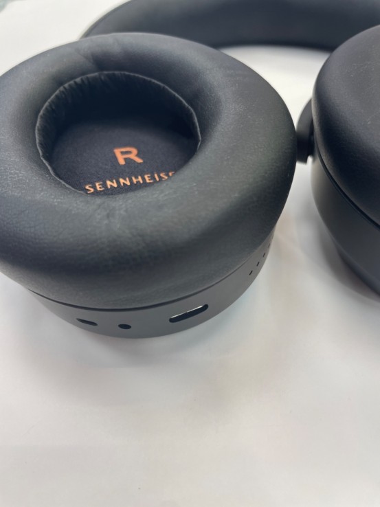 1-1-266311-4-Auriculares Diadema Sennheiser Momentum 4 Wireless Special Edition 