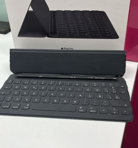 9-9-63801-1-Informática Ipad Pro Smart Keyboard