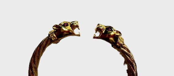 6-1-262476-3-14KPulsera cabeza de pantera con rubíes de oro amarillo 14K