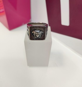 9-9-75468-1-Anillo acero plateado sello versace T24