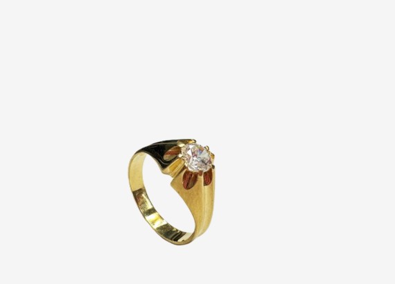 9-9-73220-3-Anillo caballero tipo solitario de oro amarillo 18K, T 18