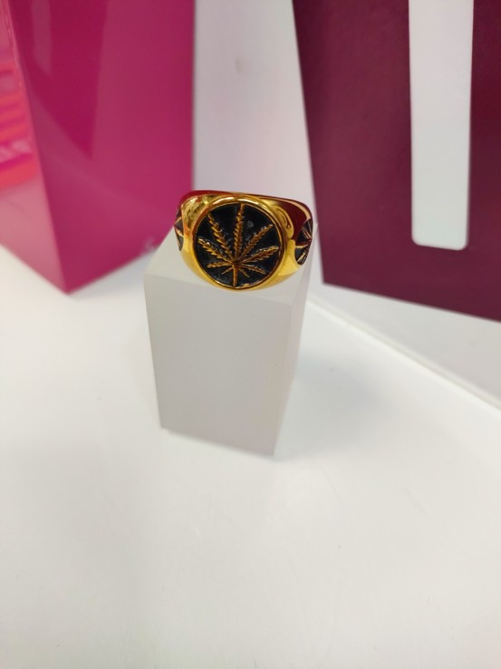 9-9-75507-1-Anillo acero dorado con hoja en negro T25