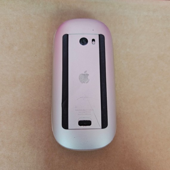 8-8-75737-4-Ratón Apple