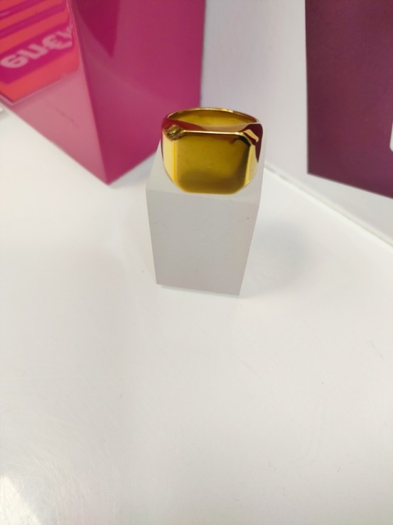 9-9-75564-1-Anillo acero dorado tipo sello T26