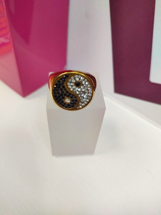 9-9-75579-1-Anillo acero dorado tipo sello con simbolo de yin y yang con circonitas T22