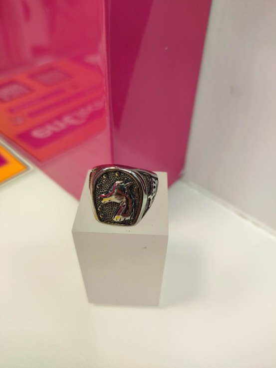 9-9-75594-1-Anillo acero plateado con simbolo de caballo T20