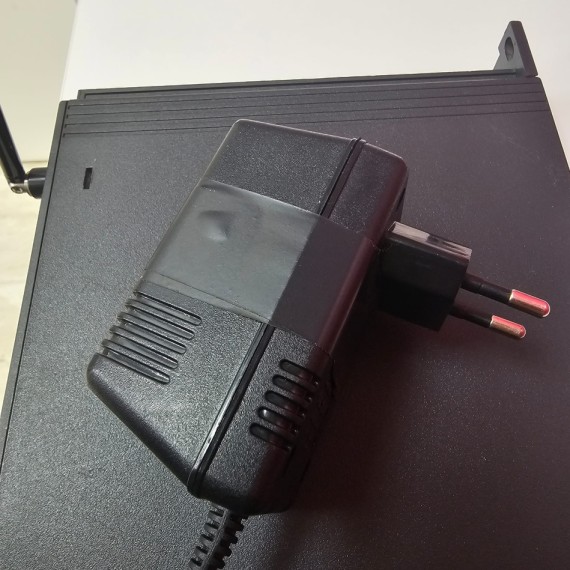 8-8-75748-6-Pinza Microfono Receptor Sennheiser Em 1031-u