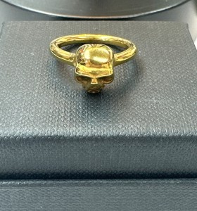 9-9-75705-1-Anillo acero fino dorado de calavera T11