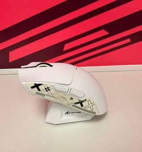 8-8-75756-1-Ratón Attack Shark X11