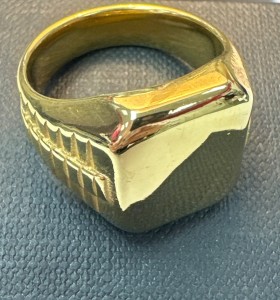 9-9-75562-1-Anillo acero dorado tipo sello T25