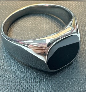 9-9-75536-1-Anillo acero plateado tipo sello con piedra negra cuadrada T26