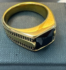 9-9-75518-1-Anillo acero dorado con pidra negra cuadrada T29