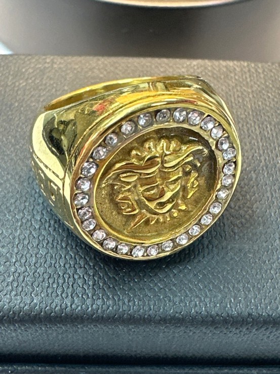 9-9-75553-1-Anillo acero dorado con simbolo de versace T17