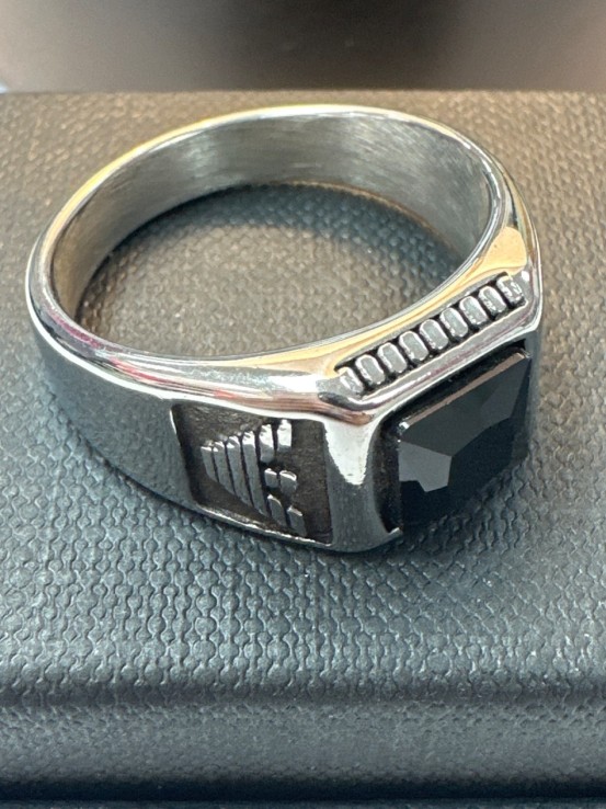 9-9-75533-1-Anillo acero plateado con piedra negra cuadrada T28