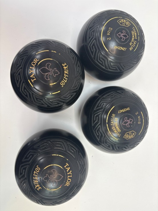 1-1-269242-2-Deportes THOMAS TAYLER BOWIS 4 Bolas Bolos Cesped