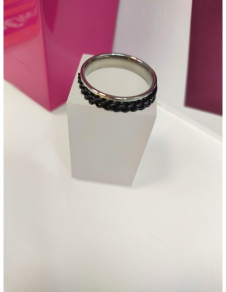 9-9-75756-1-Anillo acero plateado con linea negra gruesa cadena T30