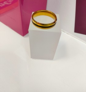 9-9-75774-1-Anillo acero dorado con linea negra fina T24