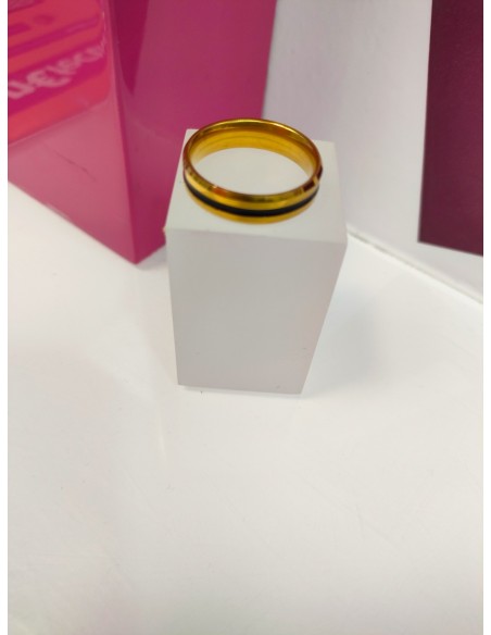 9-9-75774-1-Anillo acero dorado con linea negra fina T24