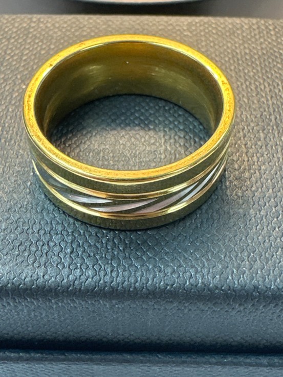 9-9-75799-1-Anillo acero dorado con lineas plateadas T17