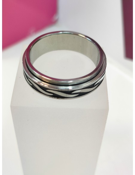 9-9-75796-1-Anillo acero plateado con rueda olas negras T29