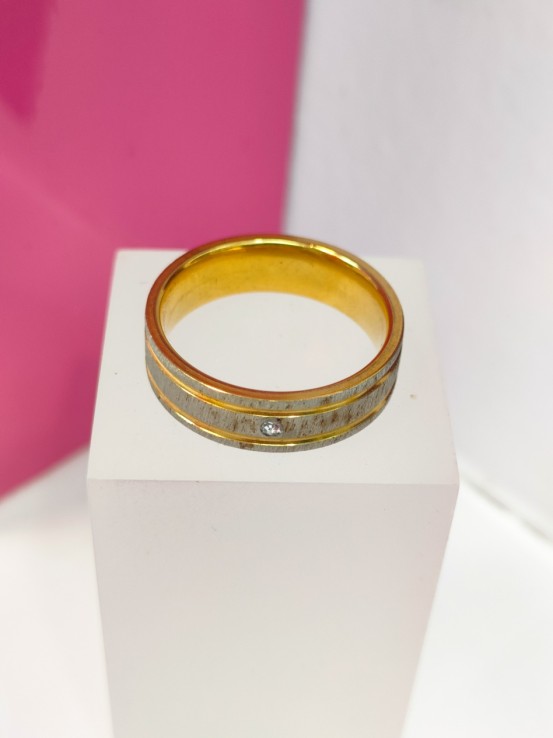 9-9-75825-1-Anillo acero dorado con lineas plateadas T18