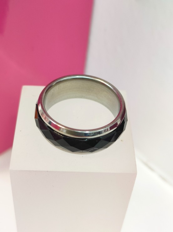 9-9-75824-1-Anillo acero plateado con lineas negras giratorias T17