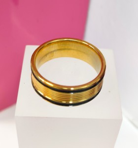 9-9-75804-1-Anillo acero dorado con dos lineas negras en los bordes T18