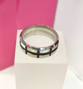 9-9-75831-1-Anillo acero plateado con lineas negras T21