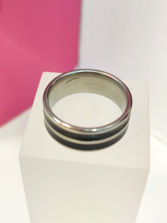 9-9-75816-1-Anillo acero plateado con lineas negras T16