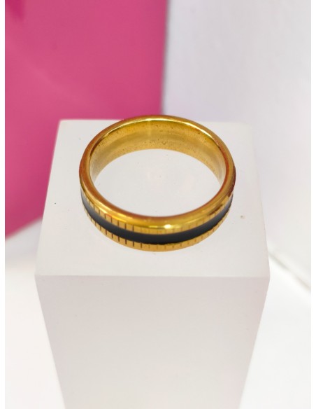 9-9-75766-1-Anillo acero dorado con linea negra fina y cuadros T14