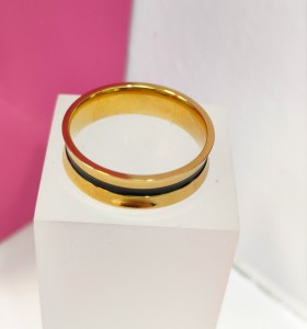9-9-75847-1-Anillo acero dorado con linea negra T23