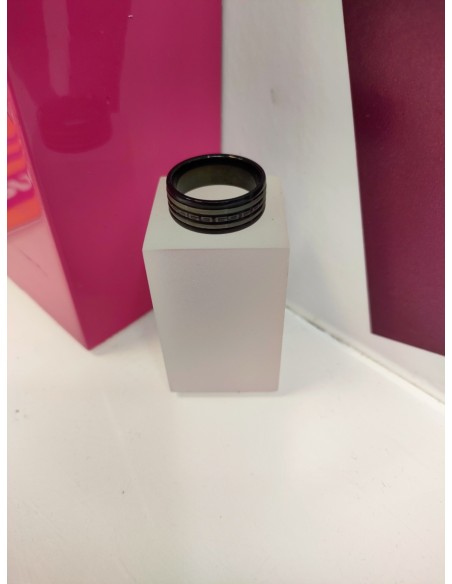 9-9-75846-1-Anillo acero negro con diseño de greca T18