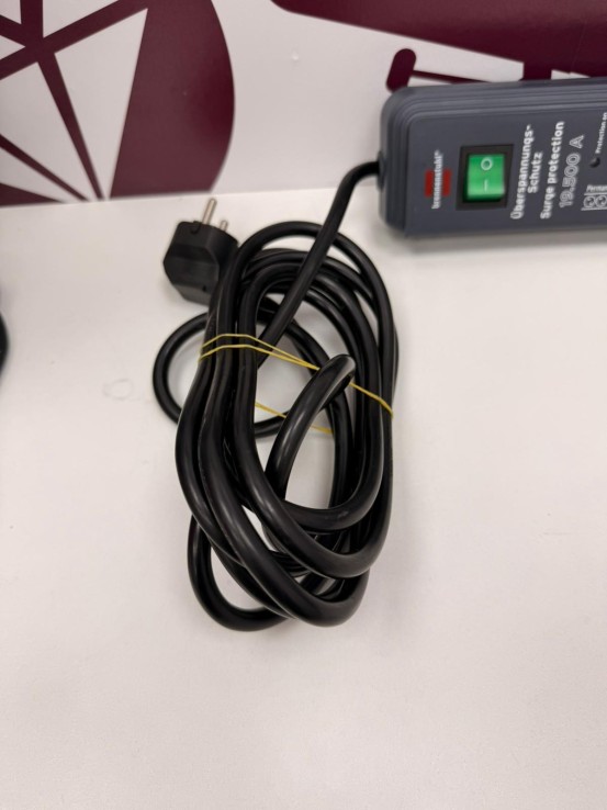 8-8-75823-6-Multiplicador regleta automática Secure-Tec de Brennenstuhl con 8 tomas de corriente y protección 