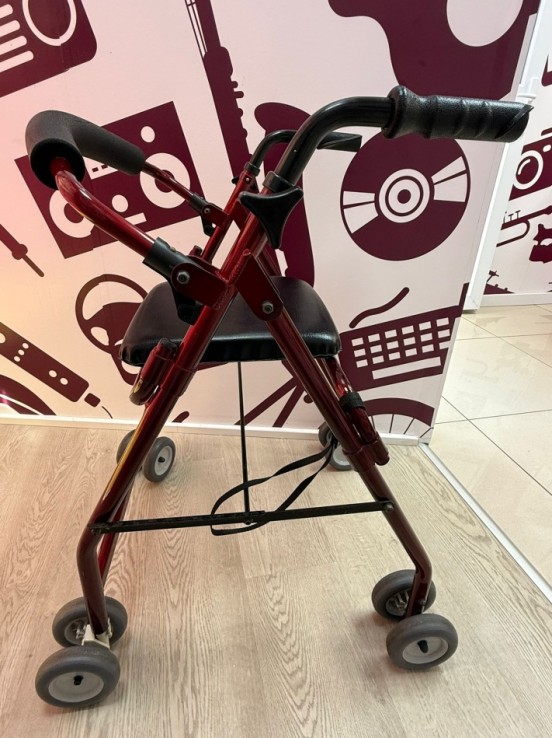 9-9-75895-6-Andador rojo ad-160