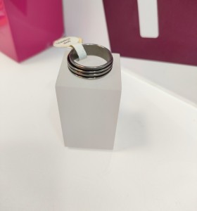 6-9-75481-1-Anillo acero plateado con dos lineas negras T 18