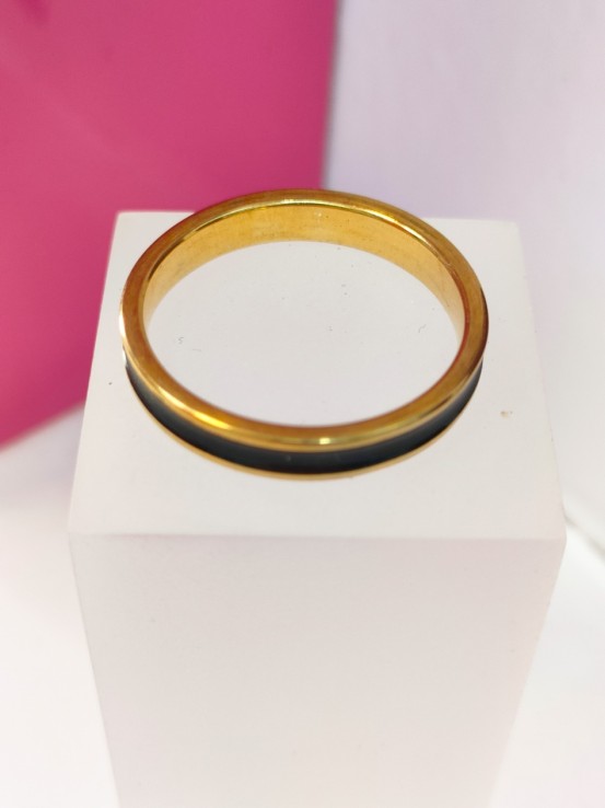 6-9-75833-1-Anillo acero dorado con linea negra T24