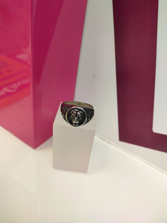 6-9-75660-1-Anillo acero plateado con simbolo de leon T28