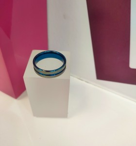 6-9-75718-1-Anillo acero plateado con linea azul T18