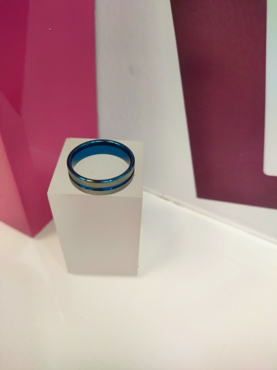 6-9-75718-1-Anillo acero plateado con linea azul T18