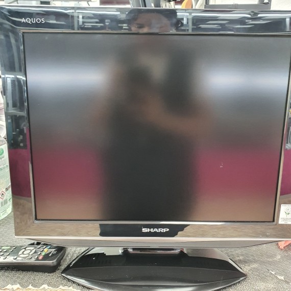 1-1-261180-1-Televisor LCD Sharp Aquos LC-20S5E-BK