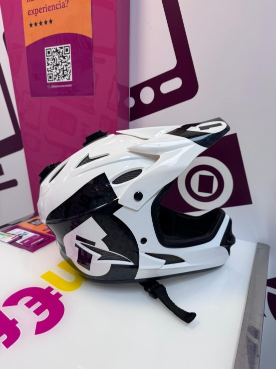 9-9-75872-1-Casco Integral sixsixone 661 talla M