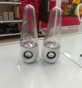 6-6-160360-1-Altavoces PC Luz