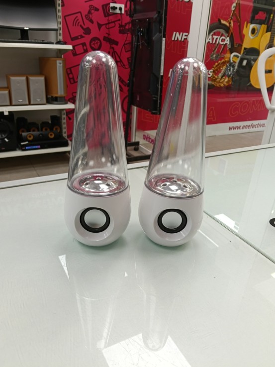 6-6-160360-1-Altavoces PC Luz