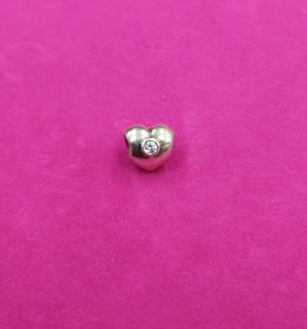 6-6-166050-1-Charm Corazon con brillante