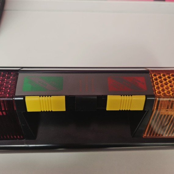 8-8-76035-5-Linterna (Sin Uso)