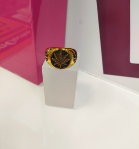 1-9-75508-1-Anillo acero dorado con hoja en negro T28