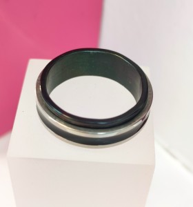 7-9-75841-1-Anillo acero negro con lineas plateadas giratorias T23