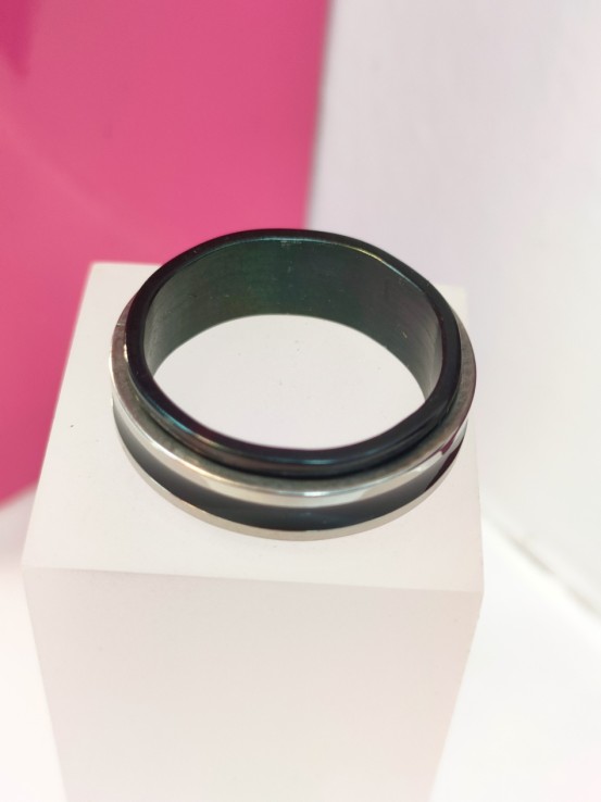 7-9-75841-1-Anillo acero negro con lineas plateadas giratorias T23