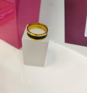 7-9-75727-1-Anillo acero dorado con linea gruesa negra T24